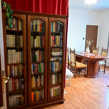 Harry Potter Inspired 2bdr Old Town